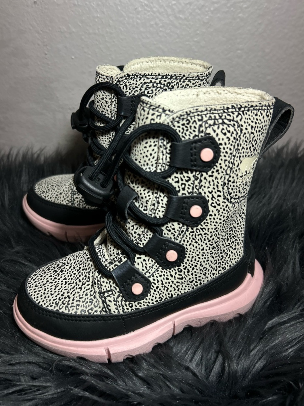 Sorel Kid's Girl Explorer Lace Waterproof Boots Chalk/Black Pink and Black Sz8 - Picture 2 of 8